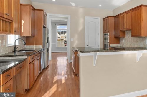 22476 Dinah Pl, Leesburg VA 20175-4808 exterior