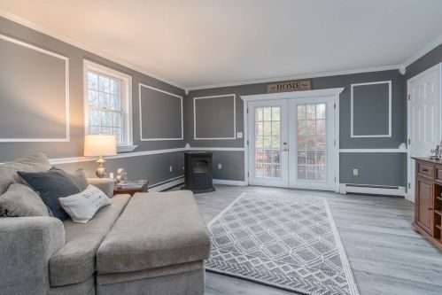 45 Langan Dr, Goffstown NH  03045-2703 exterior