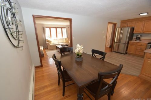 10 Chapman Rd, East Hampton CT  06424-1310 exterior