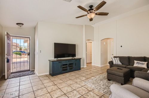 3486 Waterview Dr, Chandler, AZ 85249-3882
