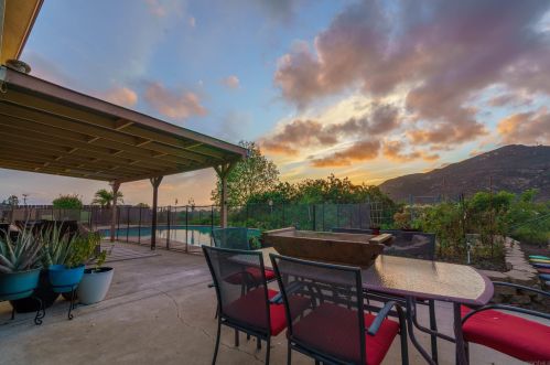 8530 Harwell Dr, San Diego CA  92119-1917 exterior