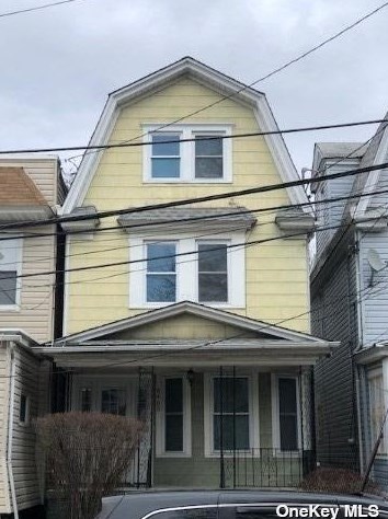 84-03 96th St, Jamaica, NY 11421-1724