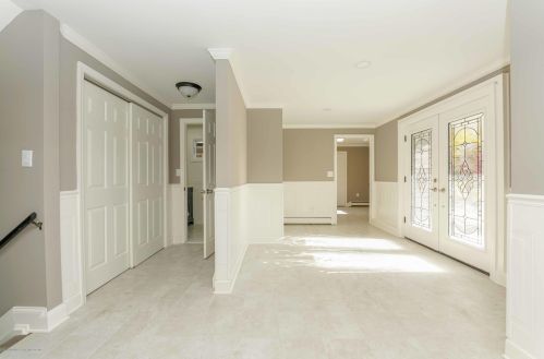 18 Elyar Ter, Middletown, NJ 07748-1747