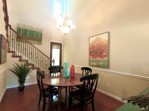 802 Apple Hill Dr, Allen TX  75013-3339 exterior