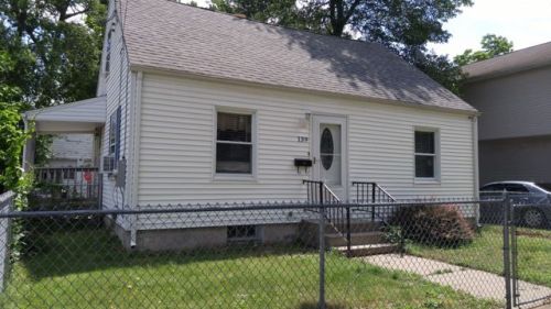 139 Santa Barbara St, Springfield MA  01104-3127 exterior
