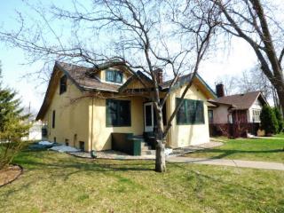2307 Arthur St, Minneapolis, MN 55418-3912