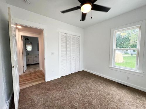 250 Caroline St, Manchester WI  53946-8518 exterior