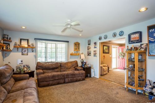 147 Washington Ave, Holtsville NY  11742-1051 exterior