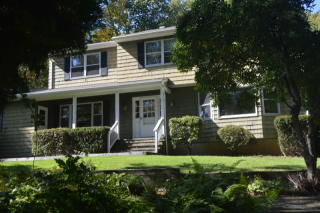 210 Long Hill Rd, Oakland, NJ 07436-3112