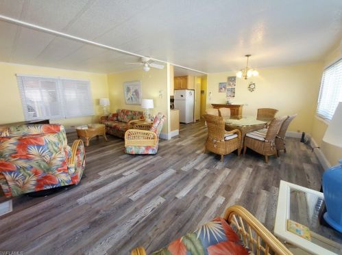 91 Enchanting Blvd, Naples, FL 34112-6252