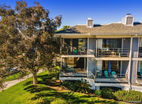 3802 Crown Pt Dr, San Diego CA 92109-6711 exterior