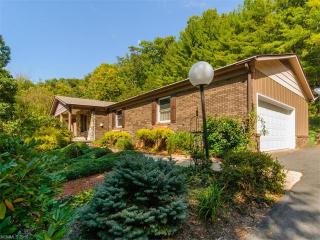 471 Windsor Rd, Asheville NC  28804-1524 exterior
