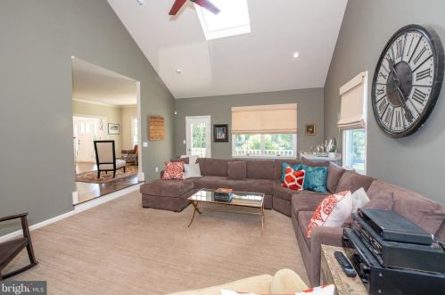 156 Whitney Ln, Southampton PA  18954-1080 exterior