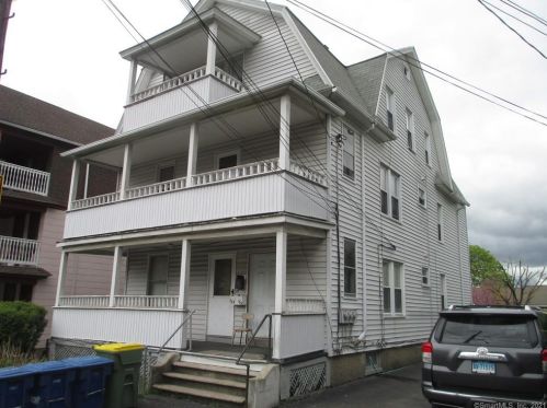 162 Oak St, Waterbury, CT 06704-4131