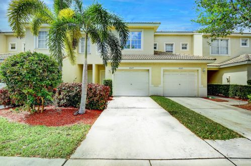8027 Bellagio Ln, Boynton Beach, FL 33472-2743