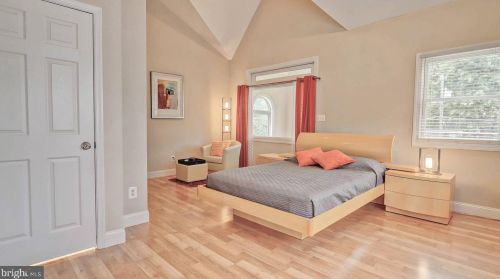 7127 Roosevelt Ave, Falls Church VA  22042-1623 exterior