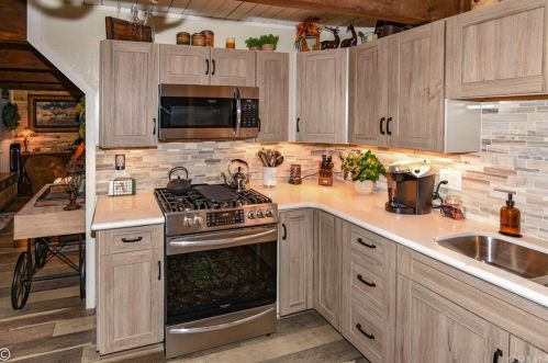 1063 H Ln, Big Bear City CA  92314-9693 exterior