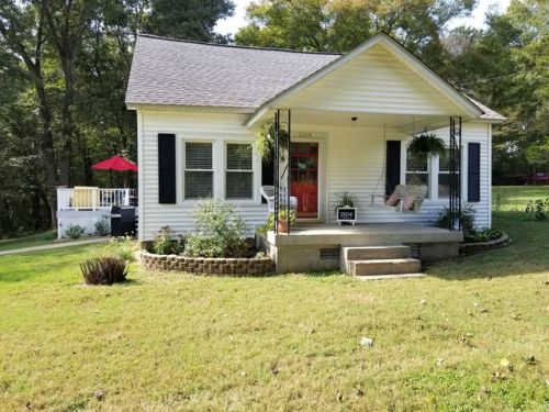 2104 Seven Mile Ferry Rd, Clarksville, TN 37040-8012
