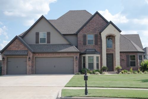 2867 Purple Phlox Ln, Fayetteville, AR 72704-6112