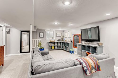 1662 Eudora St, Denver CO 80207-1035 exterior