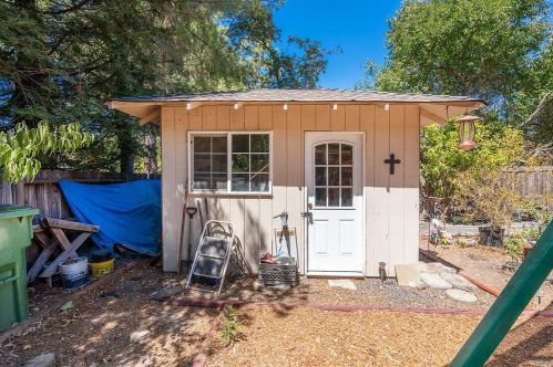 108 Duchess Ct, Windsor CA  95492-8043 exterior