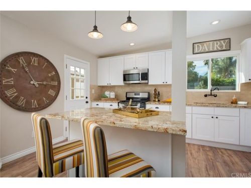 733 Del Norte Ave, Ontario, CA 91764-3654