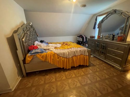 1964 Finn Pl, Milwaukee WI 53206-1338 exterior