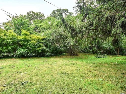 61 Roslyn Dr, Muttontown NY  11545-1733 exterior