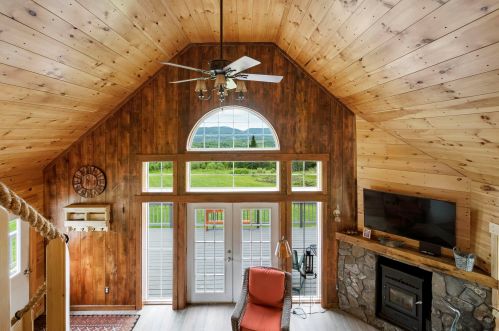 127 Bennett Hl Rd, Columbia NH  03576-3308 exterior