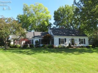 402 Cedar Brook Ln, Sandusky, OH 44870-6925