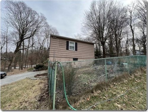 610 Quaker Rd, Chappaqua, NY 10514-1500