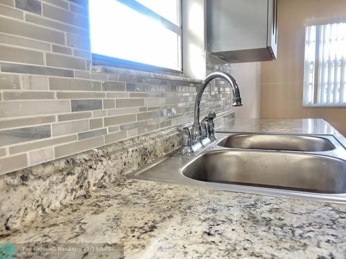 37 6th Ave, Dania Beach FL  33004-3262 exterior
