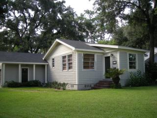 3716 Orlando Cir, Jacksonville FL  32207-6140 exterior