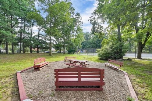 82 Somerset Dr, Airmont NY  10901-6905 exterior