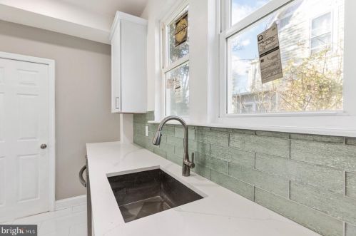 15 Franklin Ave, Beverly NJ  08010-1709 exterior