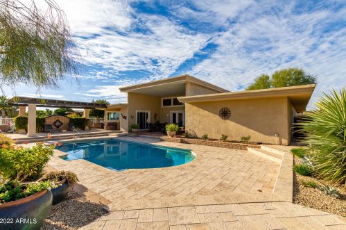 10809 Welk Dr, Sun City, AZ 85373-1842