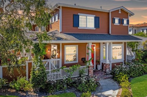 5250 Appian Way, Long Beach CA  90803-1901 exterior