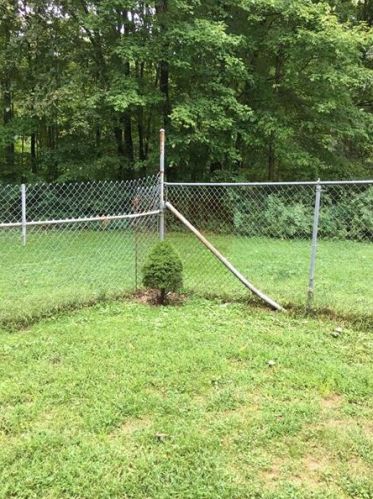 2376 Lake Rd, Hermitage PA  16150-3030 exterior