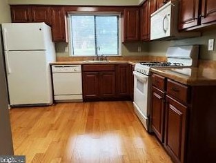 312 Woodmill Dr, East Windsor NJ  08512-2507 exterior
