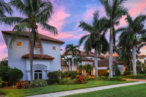 800 Copeland Dr, Marco Island, FL 34145-6635