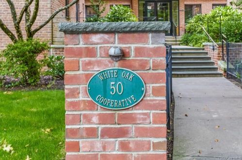 50 White Oak St, New Rochelle NY  10801-1700 exterior