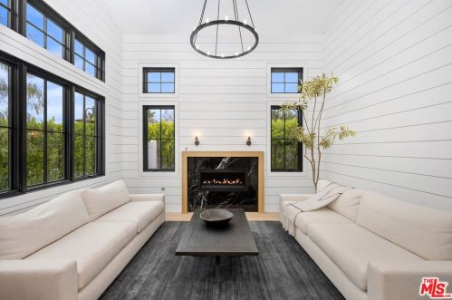 4910 Texhoma Ave, Van Nuys CA  91316-3740 exterior