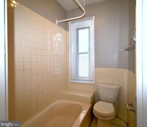 6716 Marsden St, Philadelphia PA 19135-2226 exterior