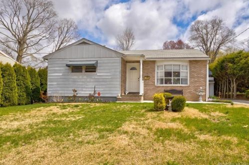 54 Alberta St, Waterbury, CT 06708-3411