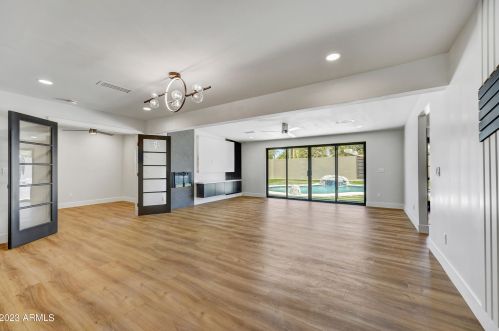 7321 11th Pl, Phoenix AZ  85020-5017 exterior