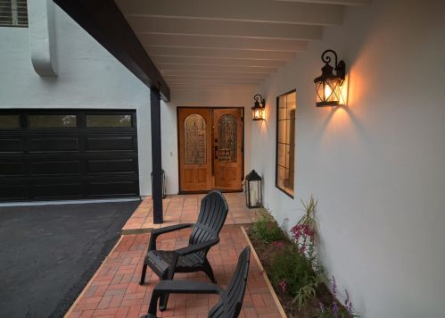560 Apple Grove Cir, Santa Barbara CA  93105-4086 exterior