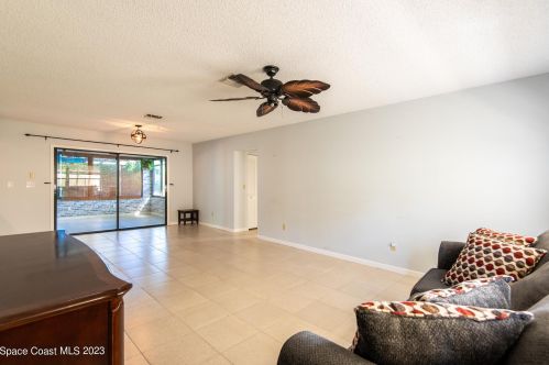 405 Banyan St, Sebastian FL  32958-4311 exterior