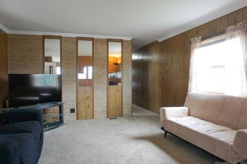 60 E St, Groton CT  06340-5366 exterior