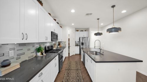 33812 30 Dr, Phoenix AZ exterior