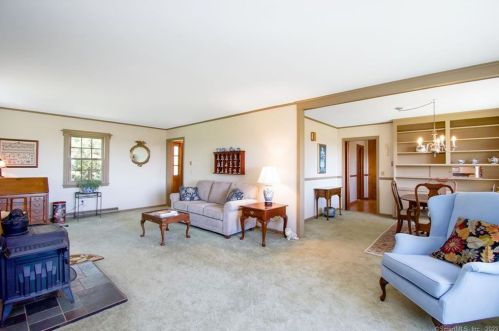 58 Notch Rd, Manchester CT  06043-7421 exterior